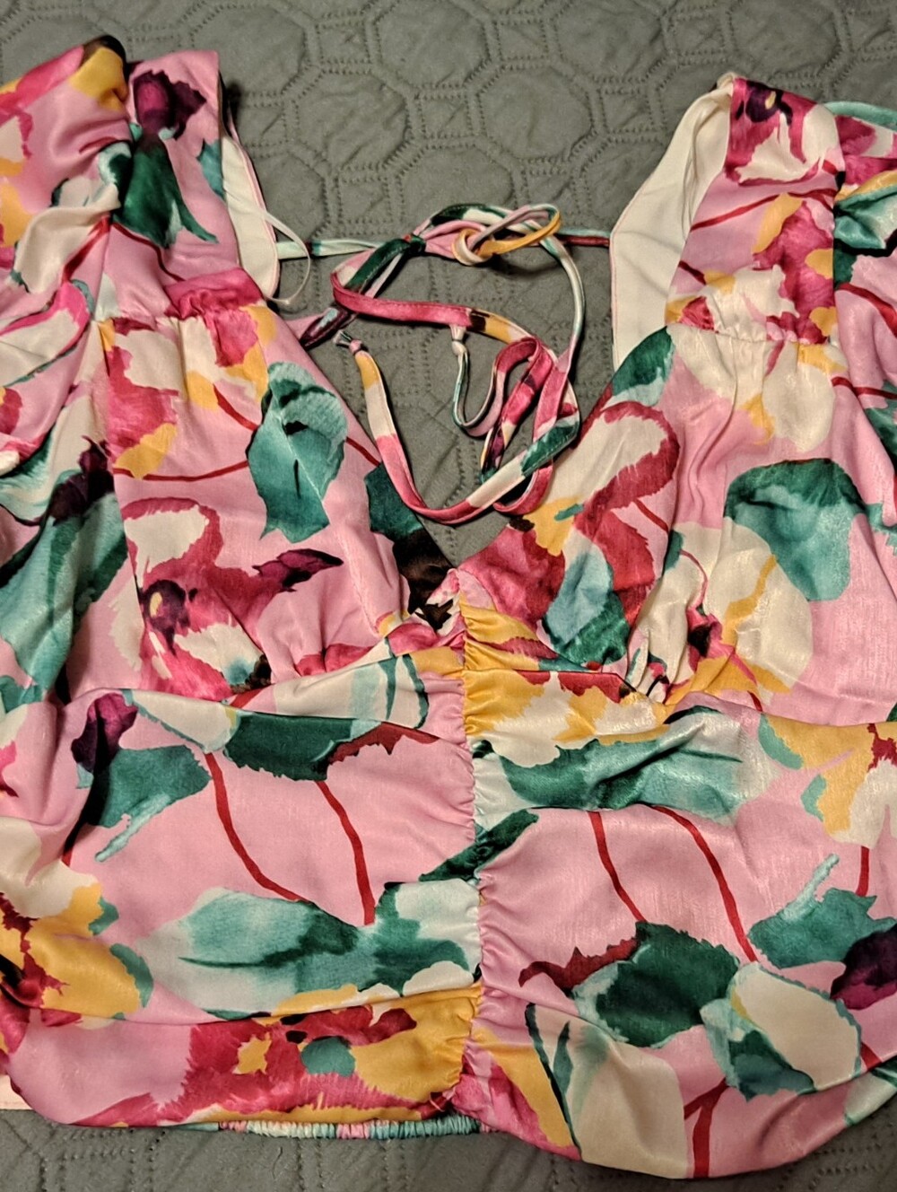 Evolutionary Floral Pink V-Neck Women's Top  Sz L